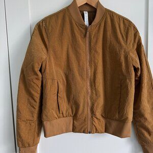 Lululemon Non-Stop Reversible Bomber Jacket in Bold Beige size 6